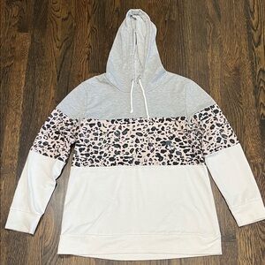 Women’s Leopard Print Hoodie Medium